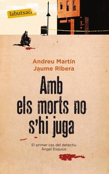 AMB ELS MORTS NO S'HI JUGA | 9788499303062 | VARIS